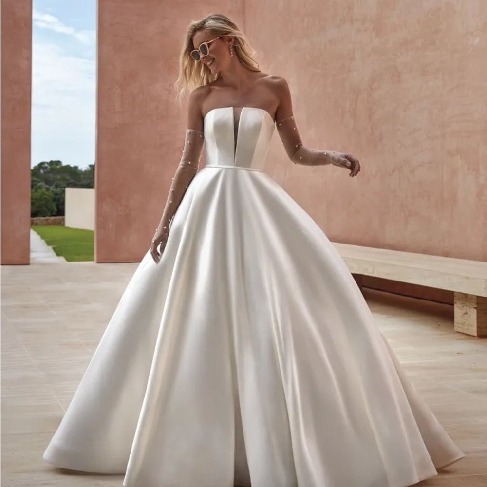 Pronovias Ozen wedding dress, size 6